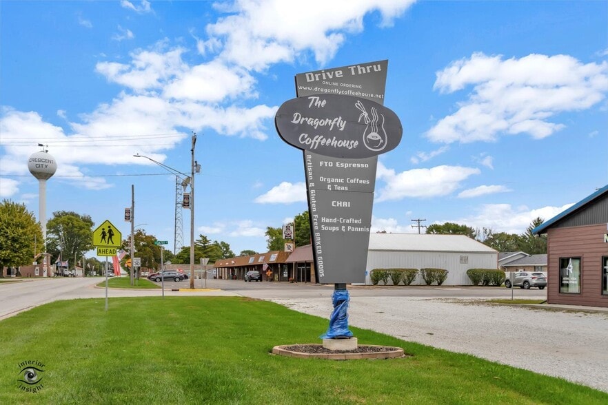 1015 Colfax St, Crescent City, IL for sale - Building Photo - Image 2 of 21