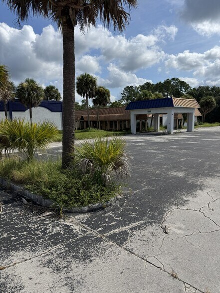 2801 E New York Ave, Deland, FL à vendre - Photo du bâtiment - Image 3 de 3