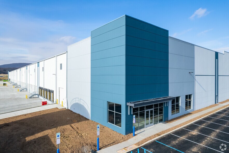 3501 Mountain Rd, Hamburg, PA à louer - Photo du bâtiment - Image 2 de 8