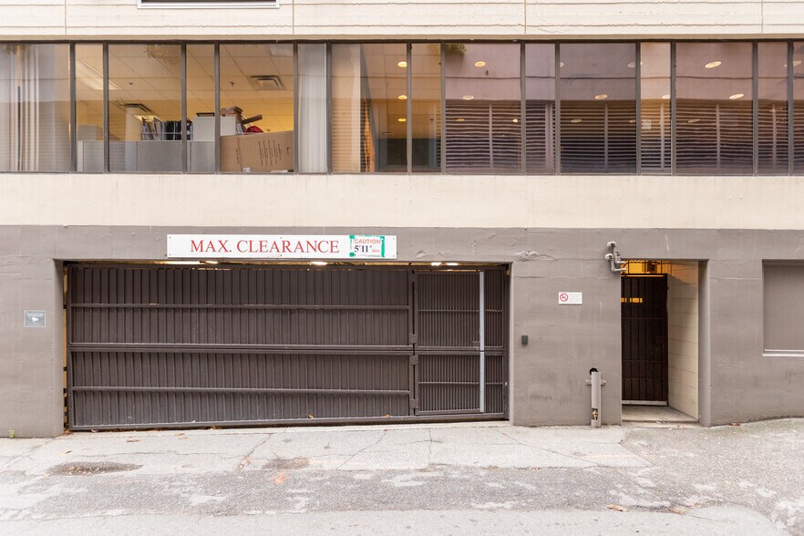 814 Richards St, Vancouver, BC à louer - Photo du bâtiment - Image 3 de 7