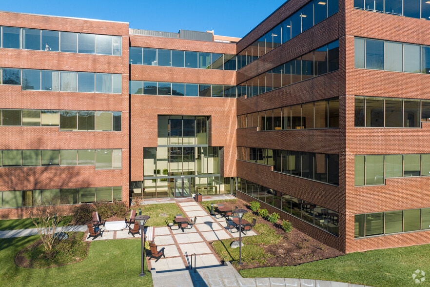 849 Fairmount Ave, Towson, MD à louer - Photo du bâtiment - Image 2 de 3