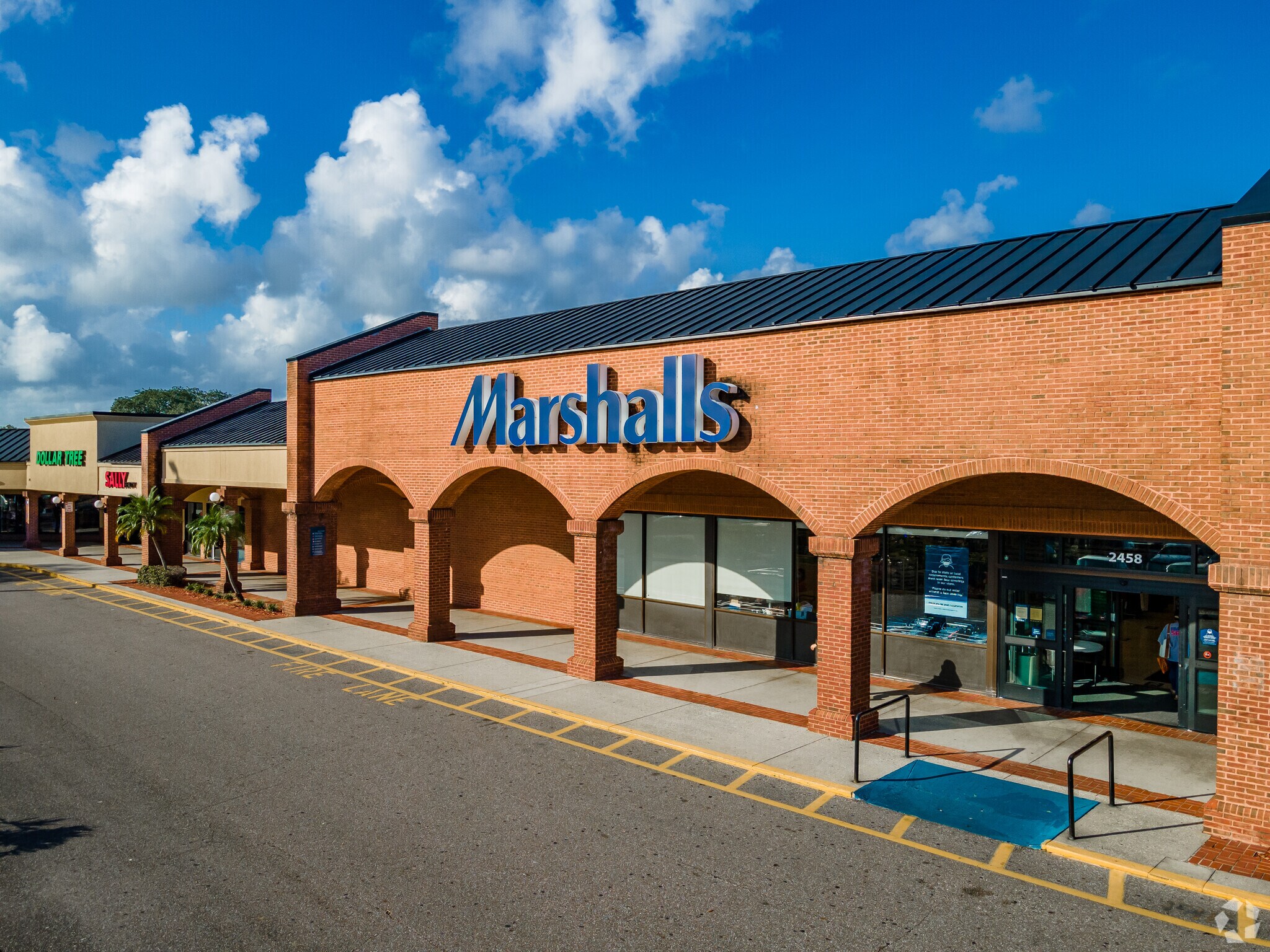 2400-2578 W Brandon Blvd, Brandon, FL for sale Building Photo- Image 1 of 1