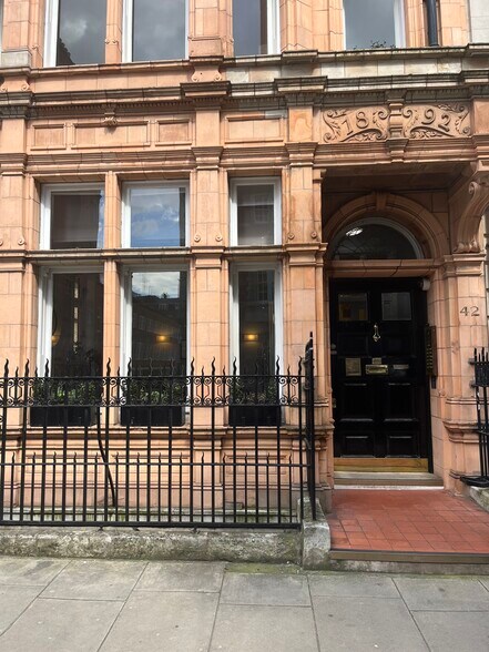 42 Harley St, Londres à louer - Photo du bâtiment - Image 1 de 4