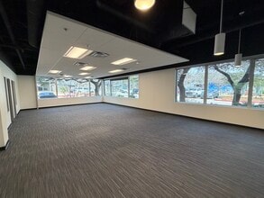 411 W Main St, Round Rock, TX for lease Interior Photo- Image 1 of 5