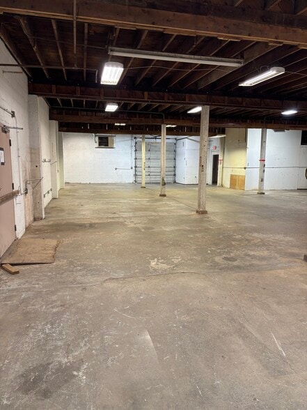 1400 N Hampton Ave, Springfield, MO for lease - Interior Photo - Image 3 of 5