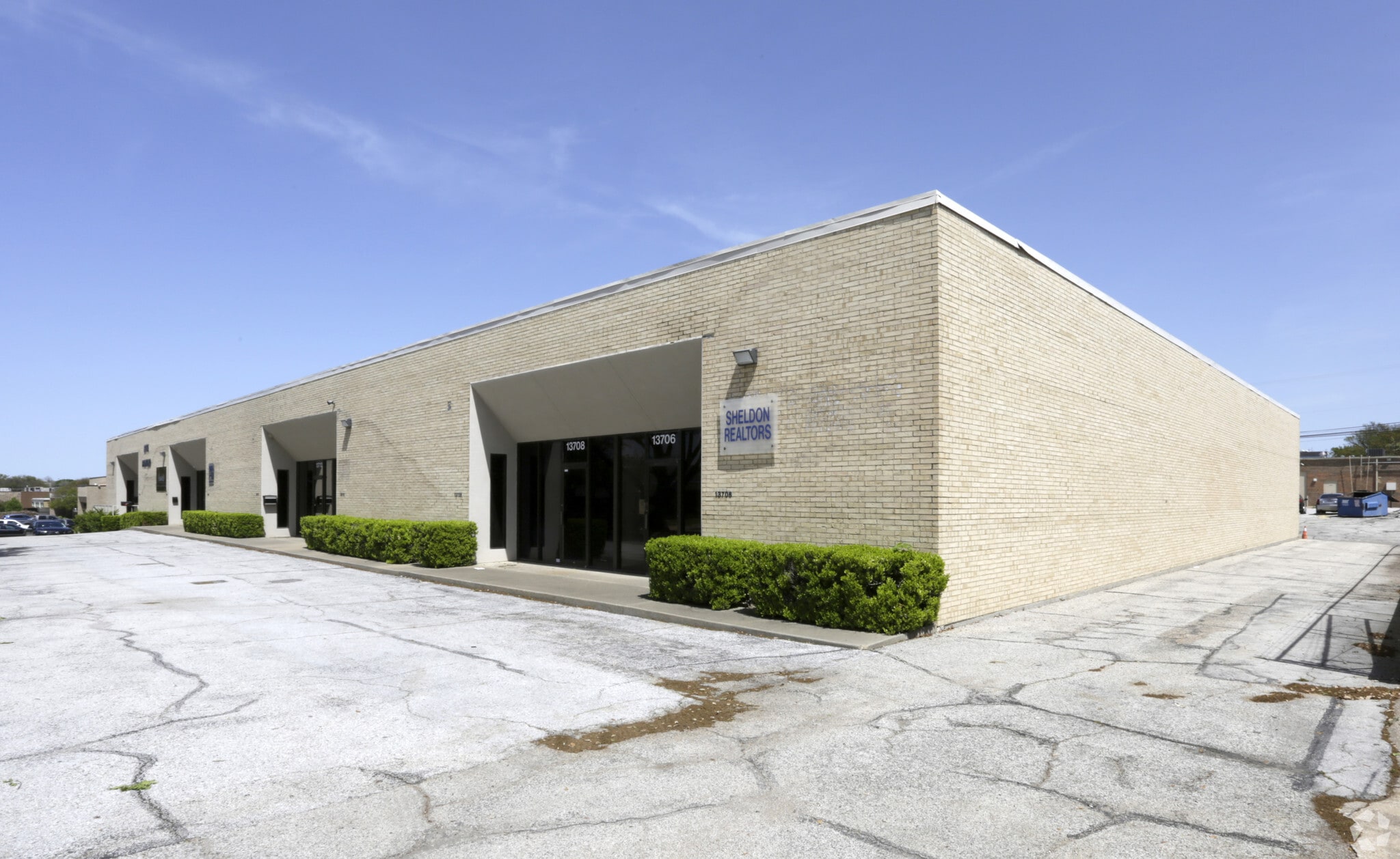 13706-13720 Neutron Rd, Dallas, TX for lease Building Photo- Image 1 of 10