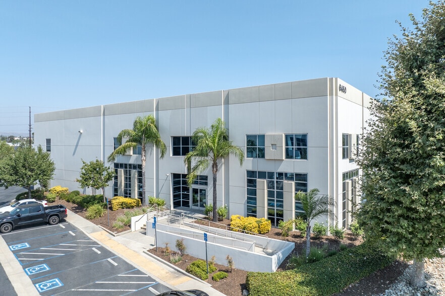 6450 Sycamore Canyon Blvd, Riverside, CA for lease - Primary Photo - Image 1 of 4