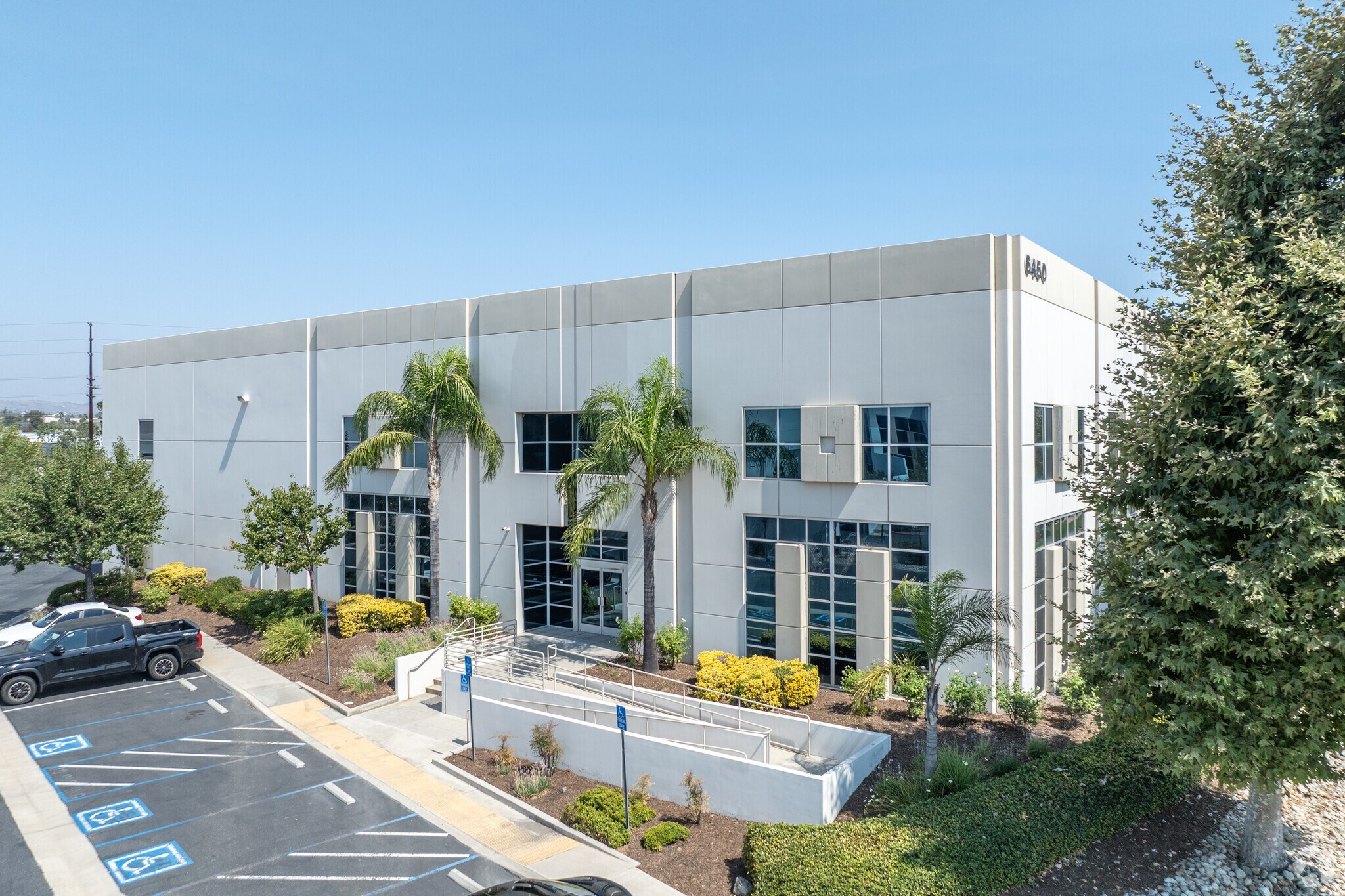 6450 Sycamore Canyon Blvd, Riverside, CA for lease Primary Photo- Image 1 of 5