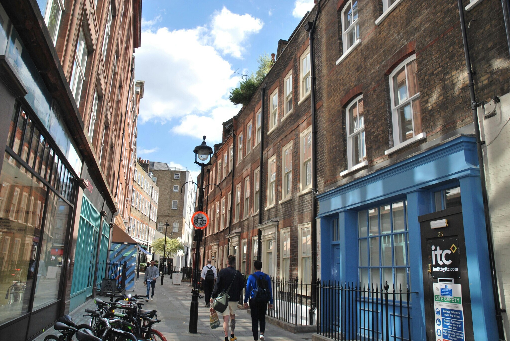 21-23A Meard St, Londres à louer Photo du bâtiment- Image 1 de 25