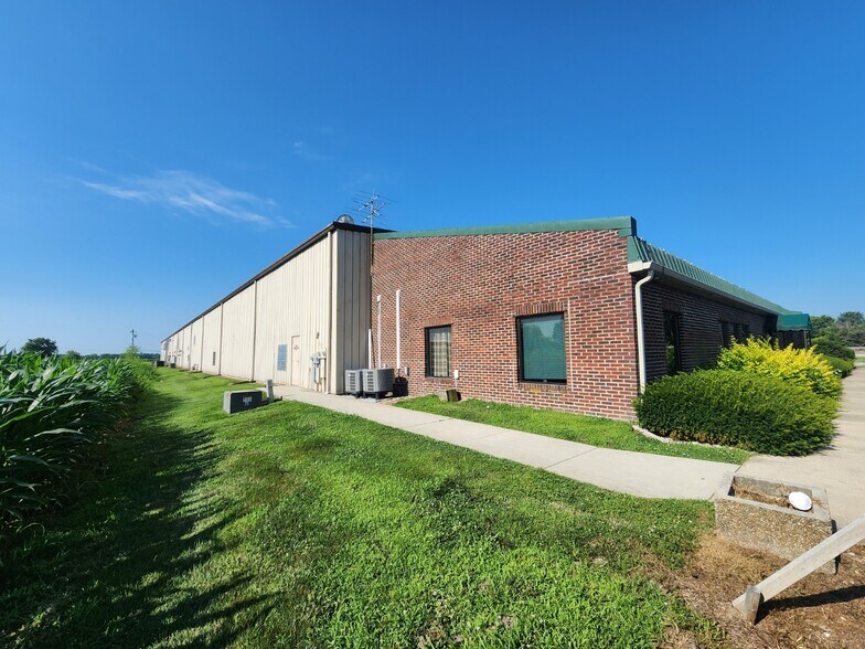 1531 W Tipton St, Seymour, IN à vendre - Photo du bâtiment - Image 3 de 21
