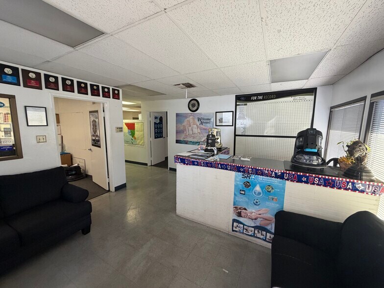 17520-17538 Studebaker Rd, Cerritos, CA à louer - Photo du bâtiment - Image 2 de 7