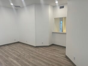 7010-7012 Reseda Blvd, Reseda, CA for lease Interior Photo- Image 1 of 7