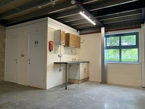 Heritage Way, Gosport for lease Interior Photo- Image 2 of 5