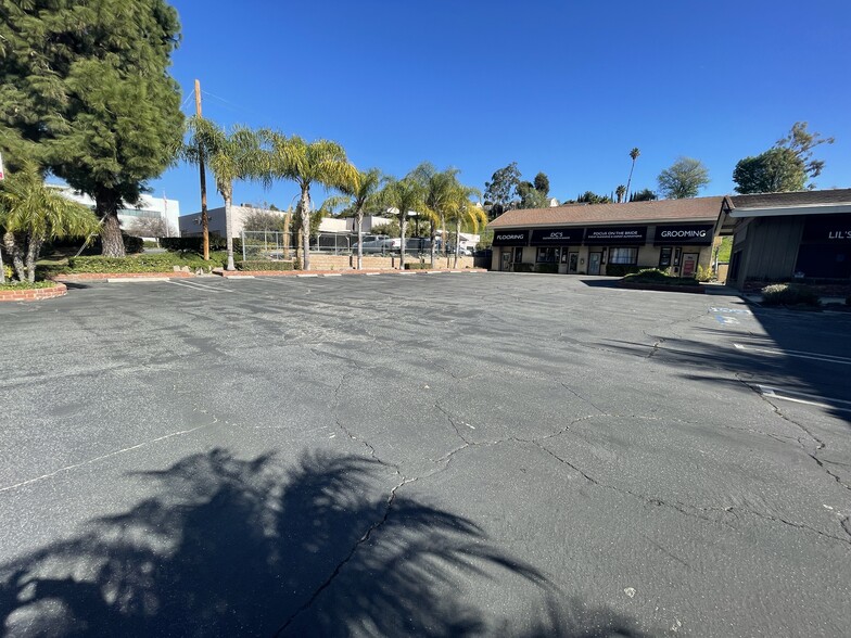 560-588 N Diamond Bar Blvd, Diamond Bar, CA for lease - Building Photo - Image 3 of 19