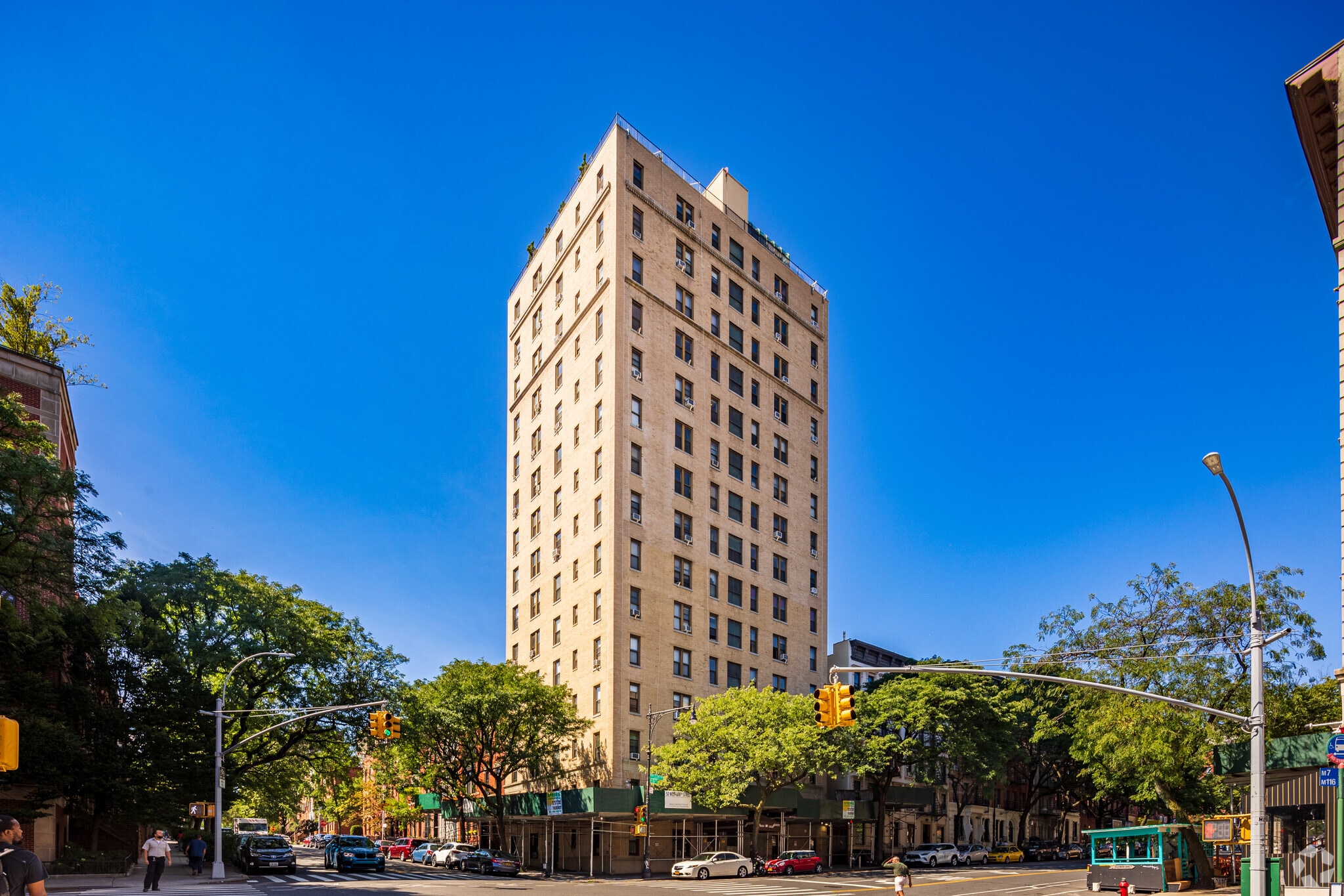 50 W 106th St, New York, NY for lease Primary Photo- Image 1 of 4