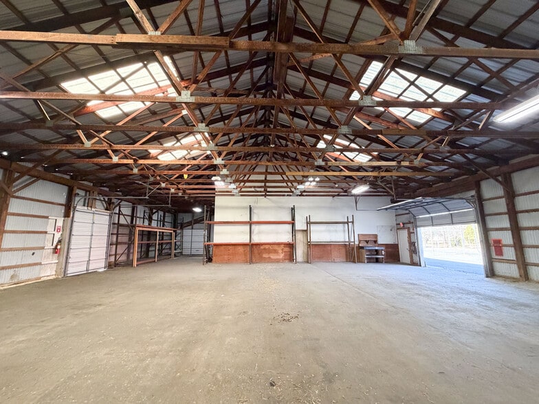 147 Meriden Rd, Middlefield, CT for lease - Building Photo - Image 3 of 40
