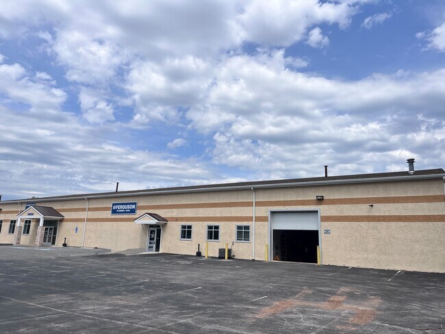 Plus de détails pour 480 Lancaster Ave, Malvern, PA - Local d'activités à louer