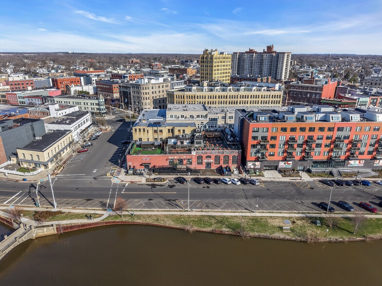 527 Lake Ave, Asbury Park, NJ for sale - Building Photo - Image 3 of 39