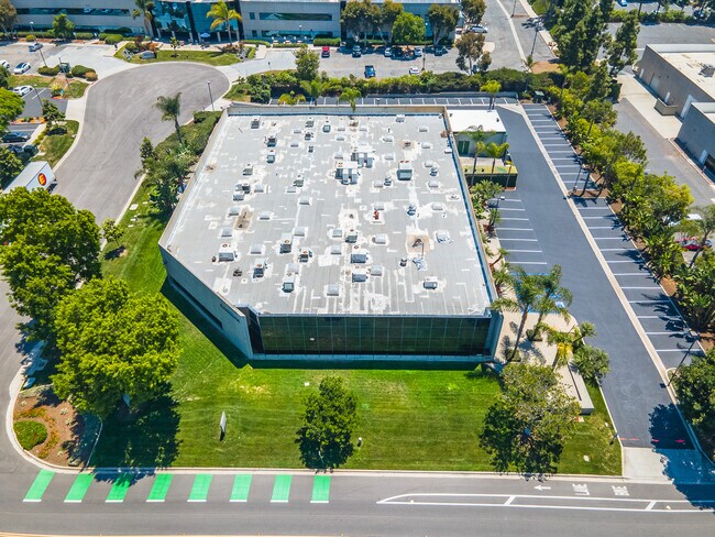 Plus de détails pour 2261 Rutherford Rd, Carlsbad, CA - Local d'activités à louer