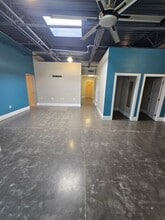 15288 W Brookside Ln, Surprise, AZ for lease Interior Photo- Image 2 of 12
