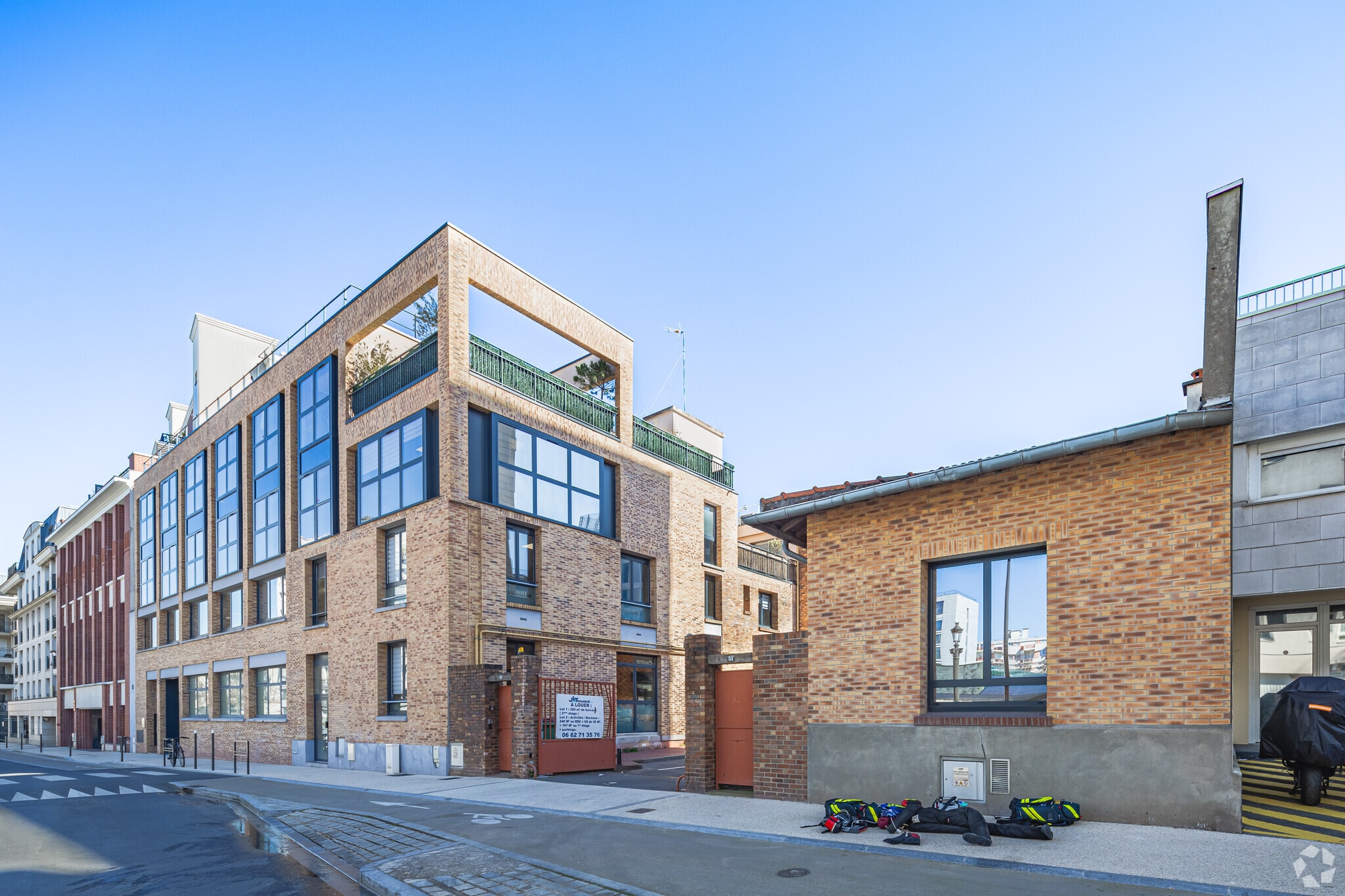 47-49 Rue De La Vanne, Montrouge for lease Primary Photo- Image 1 of 62