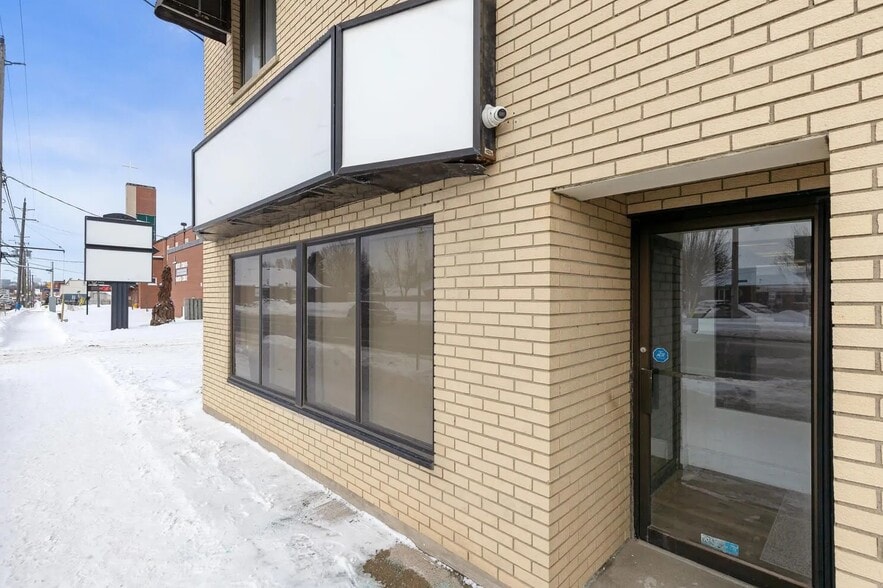 696 Hamilton Rd, London, ON for lease - Primary Photo - Image 1 of 16