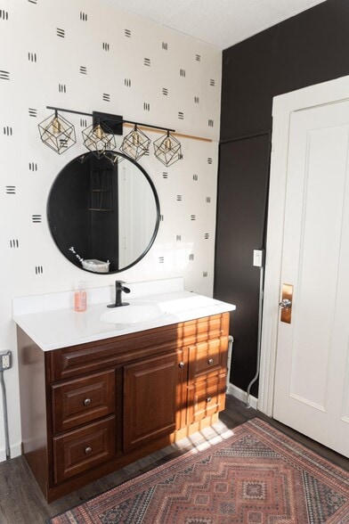 113 Broadway St, Carson, IA for sale - Interior Photo - Image 2 of 11