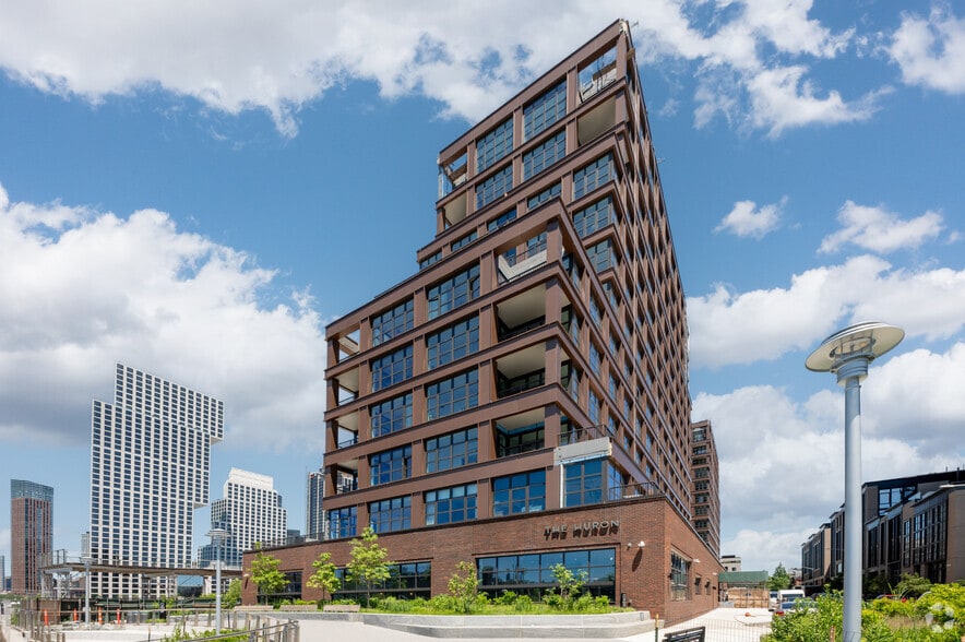 29 Huron St, Brooklyn, NY for lease - Building Photo - Image 1 of 25