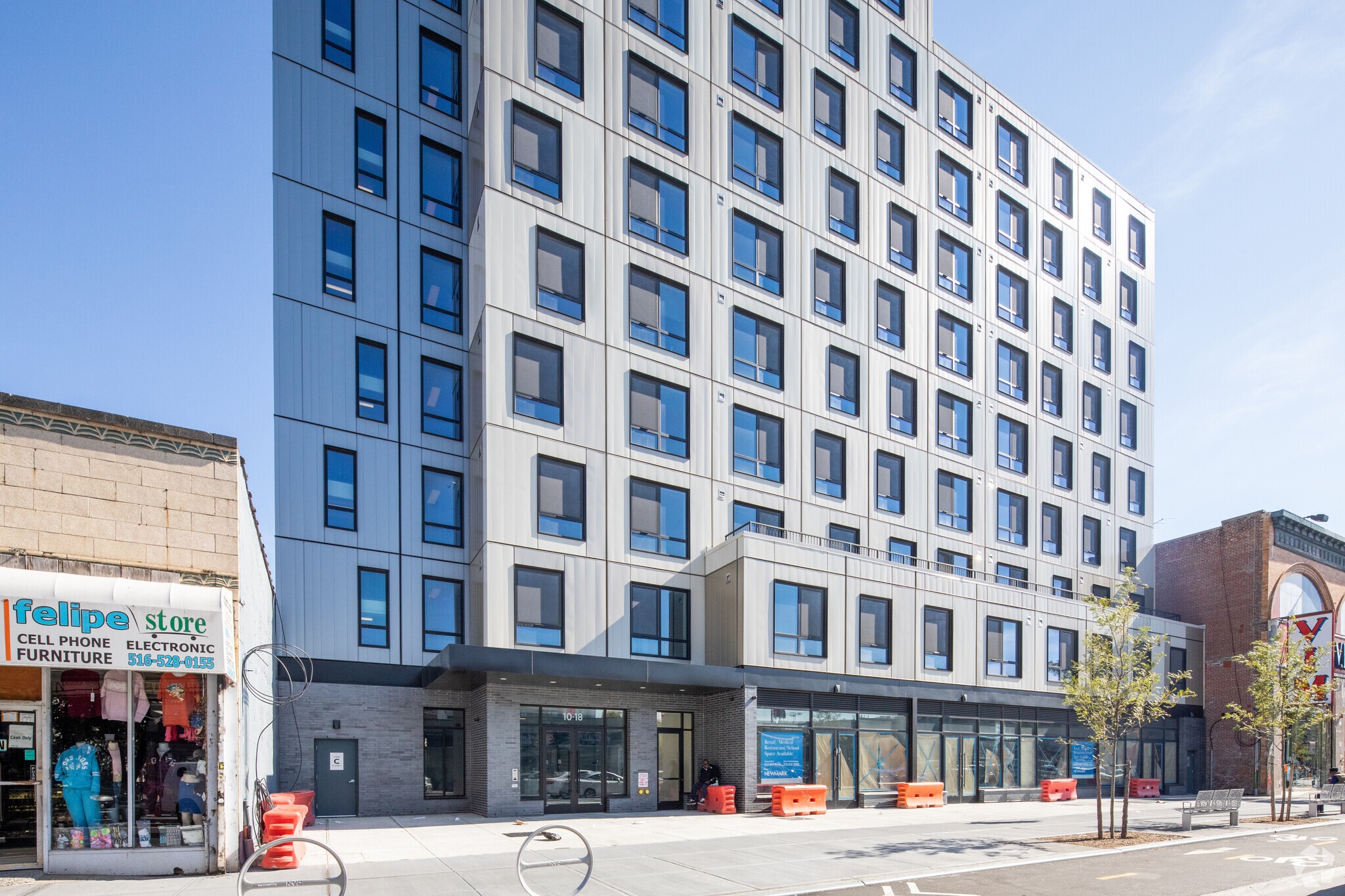 1018 Beach 20th St, Far Rockaway, NY for lease Primary Photo- Image 1 of 8