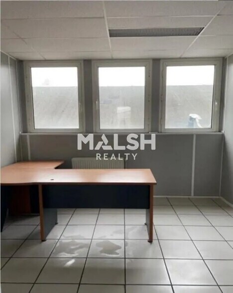 Bureau dans Vénissieux à louer - Photo intérieure - Image 3 de 8