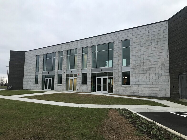 431 Franklin Park W, Saint Albans, VT à louer - Photo du bâtiment - Image 2 de 10