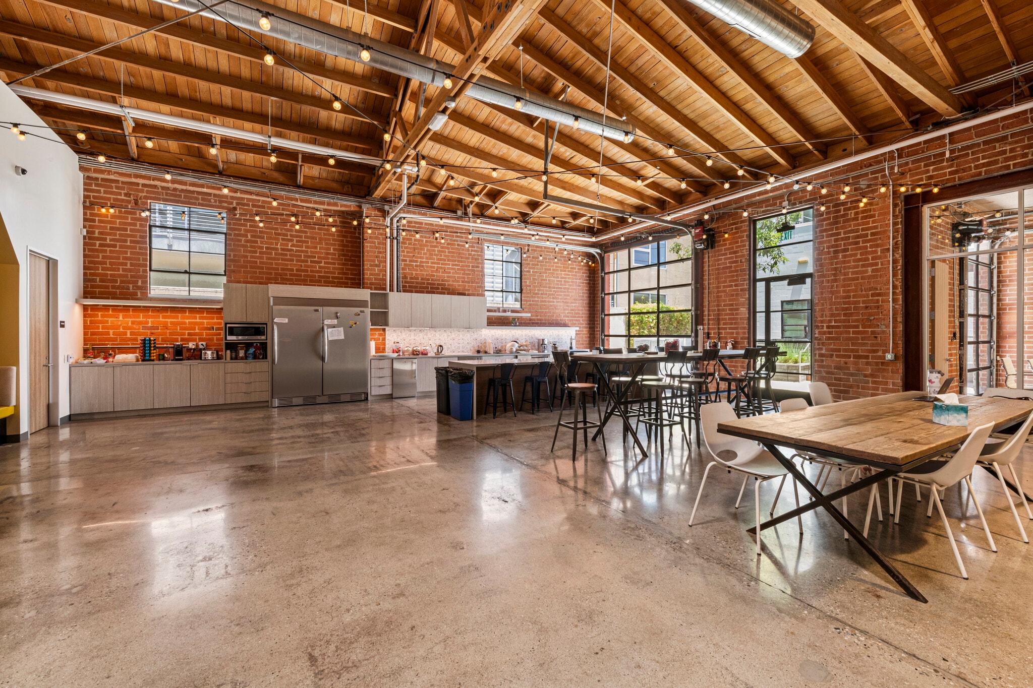 4094 Glencoe Ave, Marina del Rey, CA for lease Building Photo- Image 1 of 14
