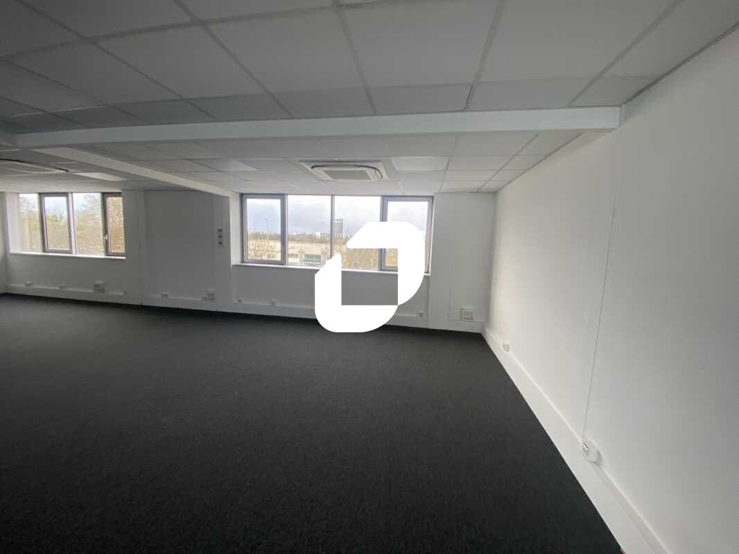 Industrial in Bordeaux for lease Interior Photo- Image 1 of 7