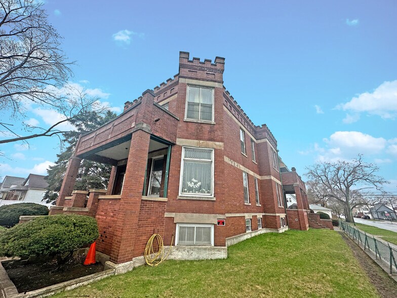13402 S Buffalo Ave, Chicago, IL à vendre - Photo du bâtiment - Image 3 de 13