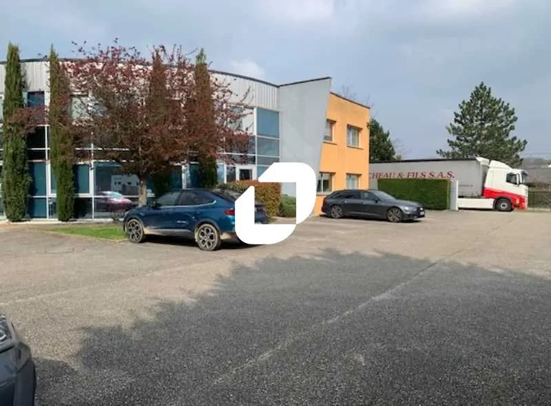 Flex in Chaponost for sale Building Photo- Image 1 of 15