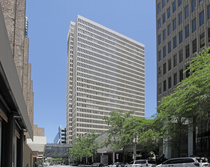 245 Peachtree Center Ave NE, Atlanta, GA à louer - Photo du bâtiment - Image 1 de 4
