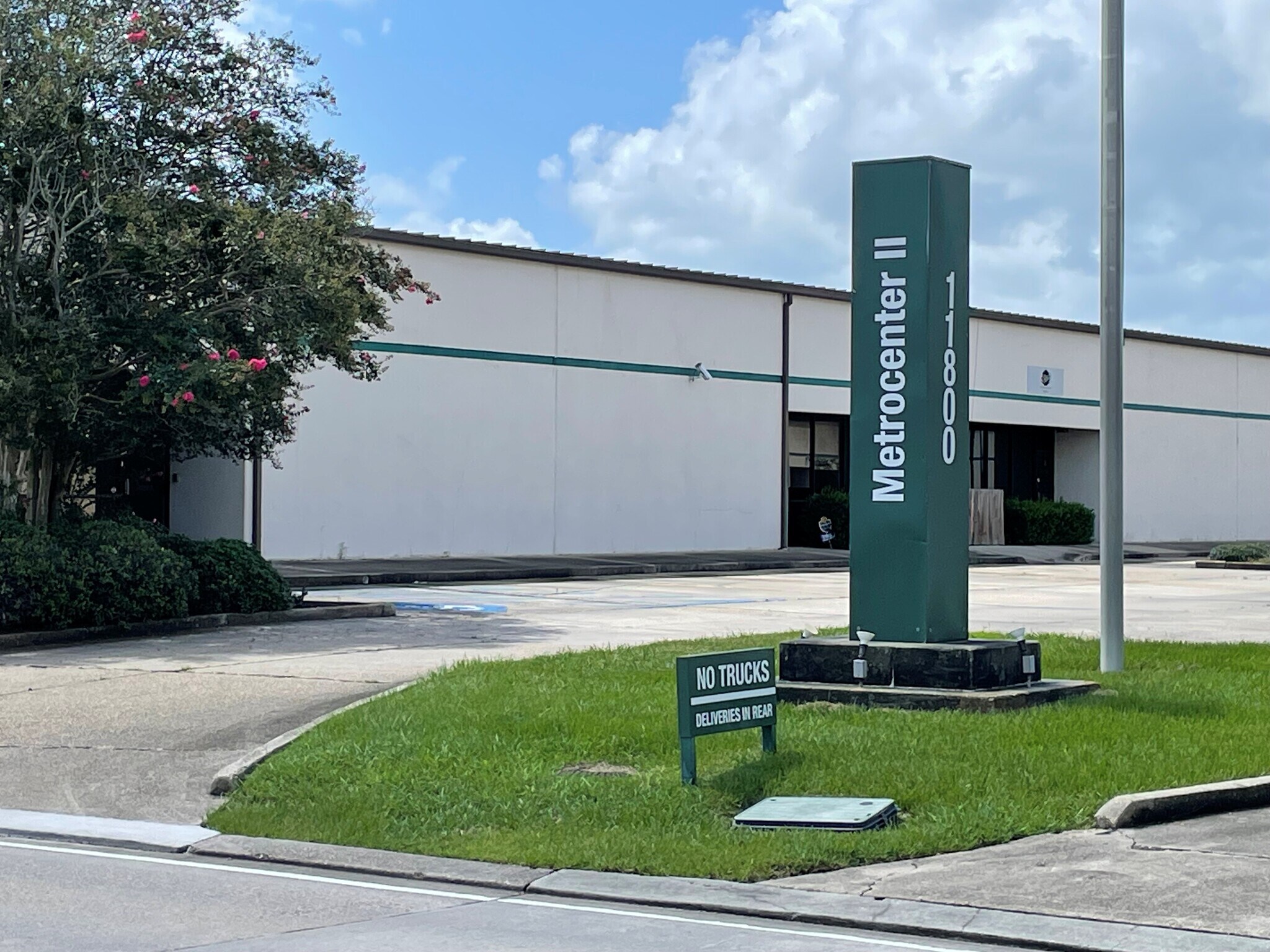 11800 Industriplex Blvd, Baton Rouge, LA à louer Photo du bâtiment- Image 1 de 9