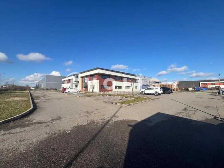 Flex dans Jonage à louer - Photo du bâtiment - Image 3 de 4