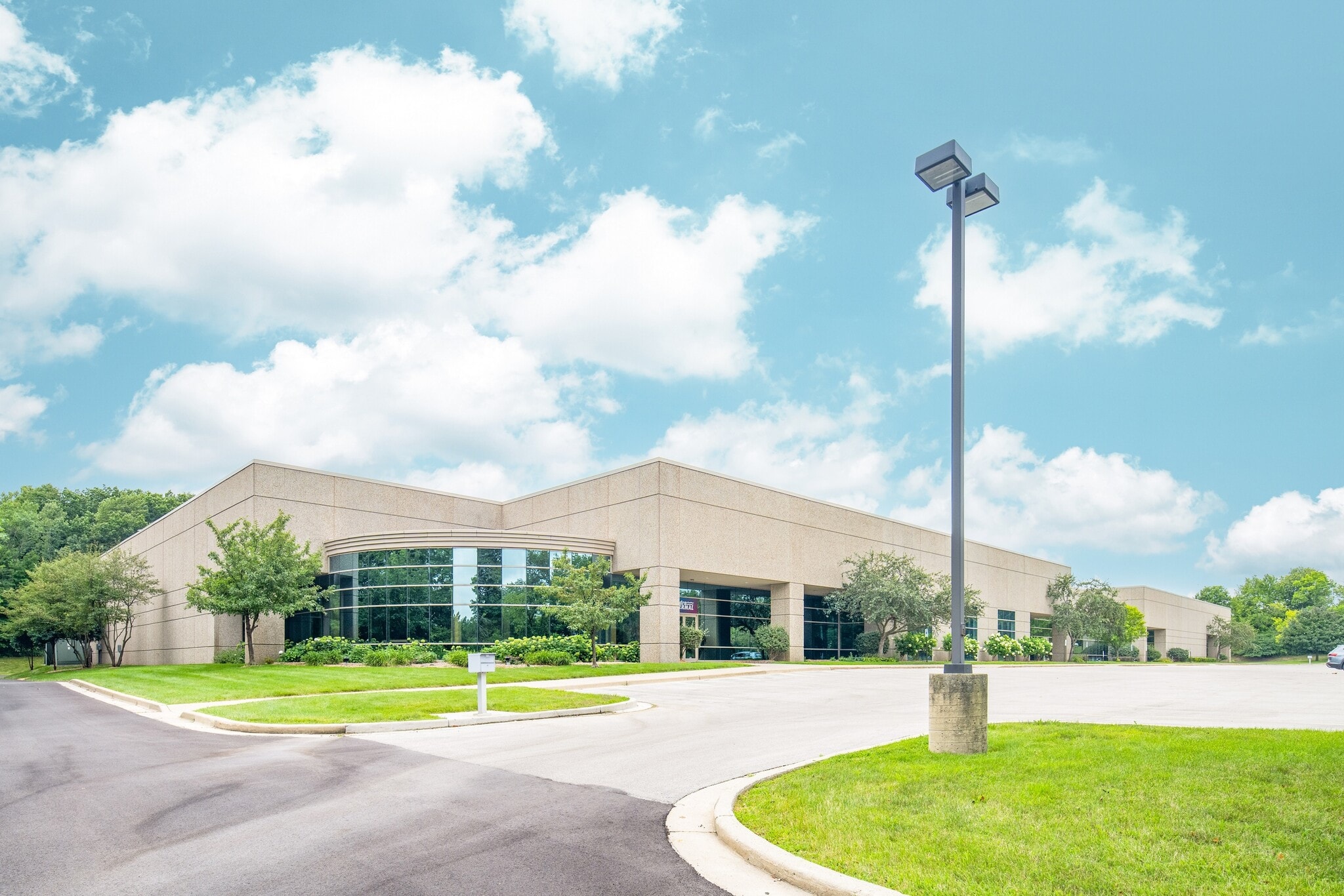 N22 W23977 Ridgeview Pky, Pewaukee, WI for lease Building Photo- Image 1 of 6