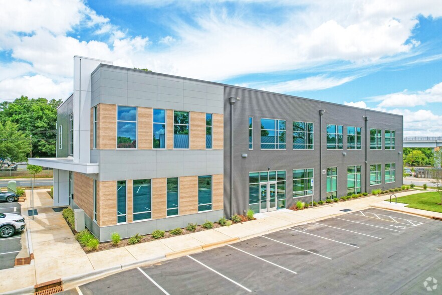 5800 Old Pineville Rd, Charlotte, NC à louer - Photo principale - Image 1 de 6