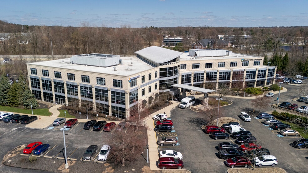 1 Park West Blvd, Akron, OH for lease - Building Photo - Image 2 of 13