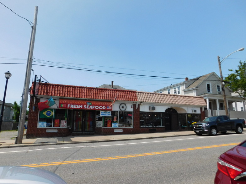 227-233 Warren Ave, East Providence, RI à vendre - Photo du bâtiment - Image 1 de 1