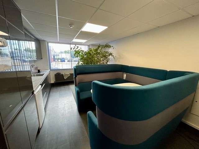 Bone Ln, Newbury à vendre - Photo du bâtiment - Image 3 de 7