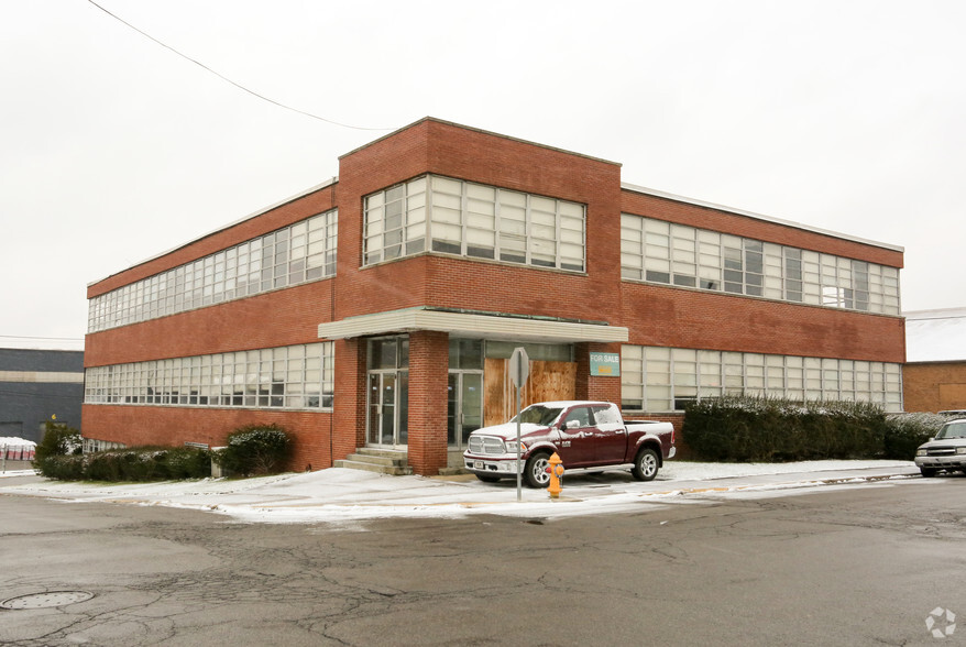 10th St, Ellwood City, PA à vendre - Photo principale - Image 1 de 1