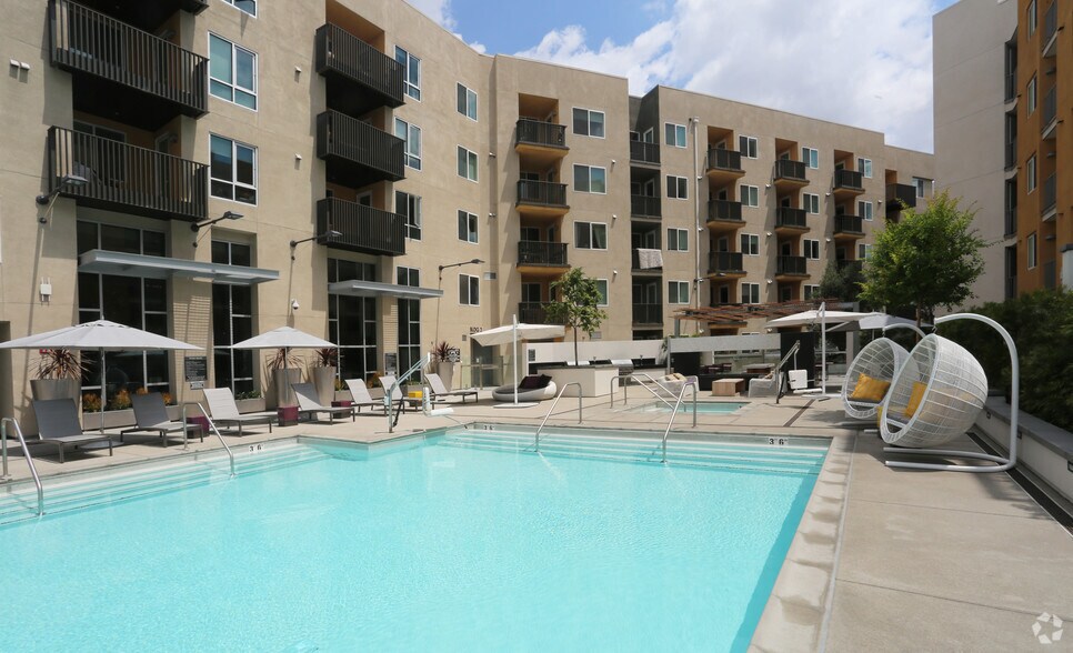 3900 San Fernando Rd, Glendale, CA for lease - Building Photo - Image 2 of 116