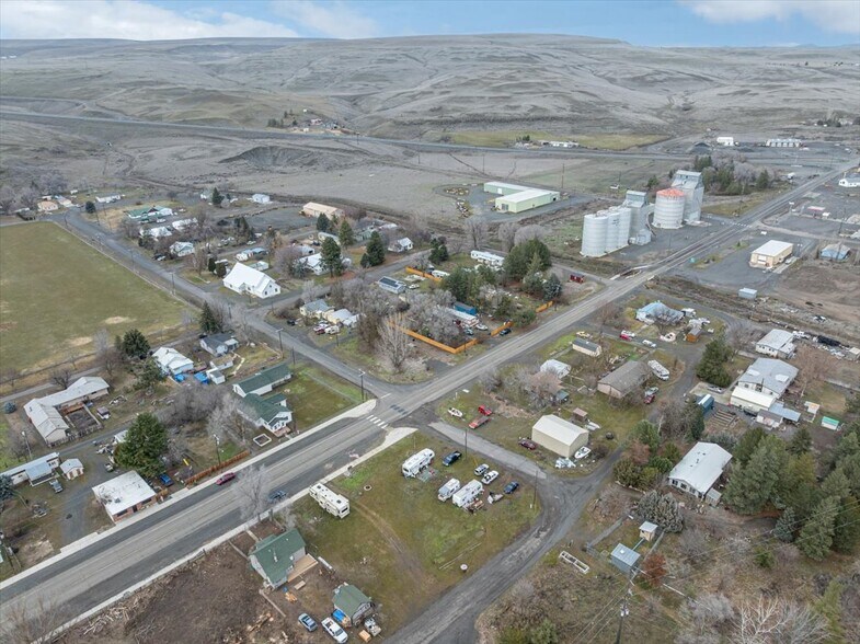165 N Main St, Washtucna, WA à vendre - Photo du bâtiment - Image 3 de 10