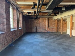 383 Central Ave, Dover, NH à louer Photo intérieure- Image 2 de 4