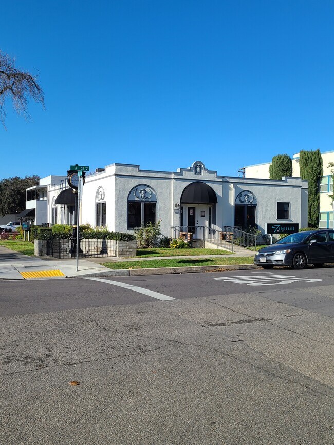 Plus de détails pour 1003 A St, Tracy, CA - Commerce de détail à vendre
