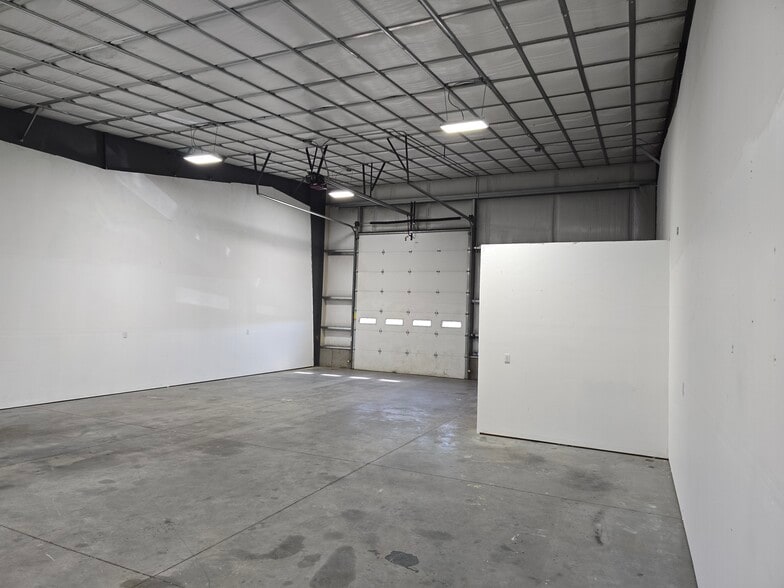 1380 N 800 E, Shelley, ID for lease - Interior Photo - Image 3 of 16