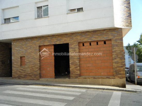 Retail in Cáceres, Cáceres for lease - Building Photo - Image 1 of 5